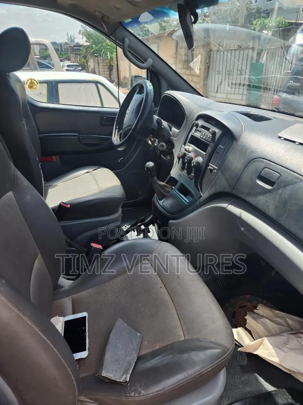 Hyundai H200 2010 White
