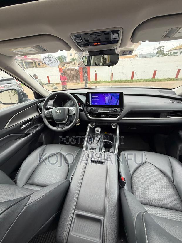 Toyota Highlander XLE AWD 2024 Black