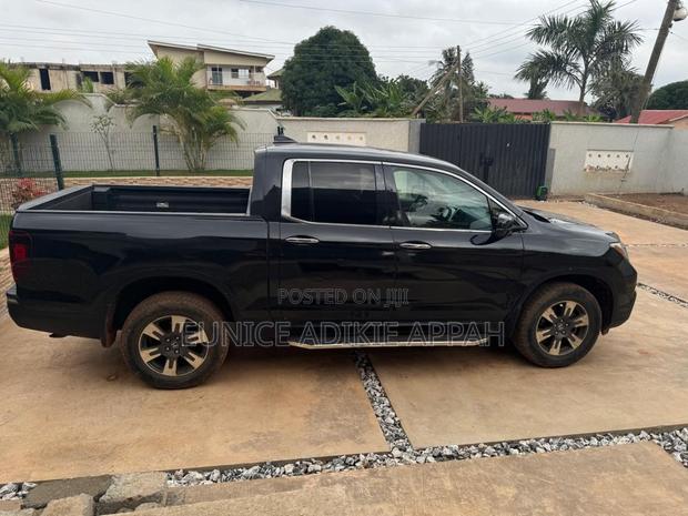 Honda Ridgeline RTL AWD Crew Cab 125.2 in. WB 2017 Black