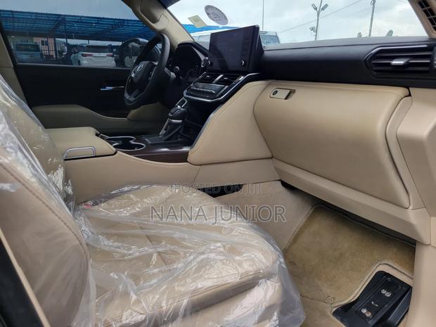 Toyota Land Cruiser 2022 Black
