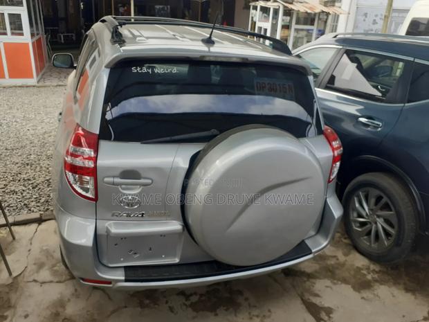 Toyota RAV4 2010 Silver