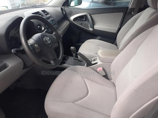 Toyota RAV4 2010 Silver