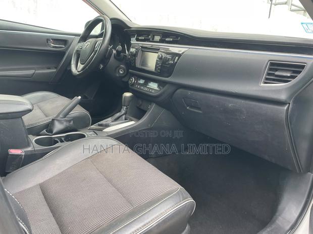 Toyota Corolla S 4dr Sedan (1.8L 4cyl CVT) 2015 White