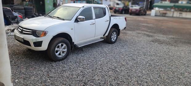 Mitsubishi L200 2013 White
