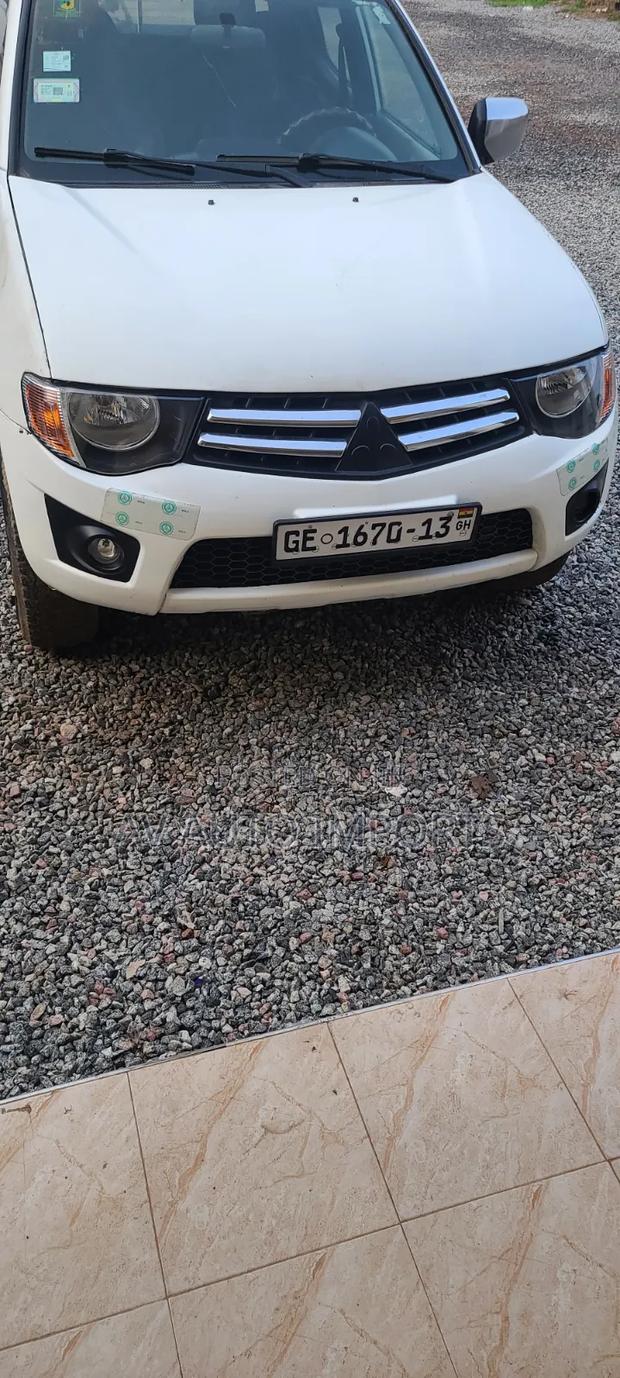 Mitsubishi L200 2013 White