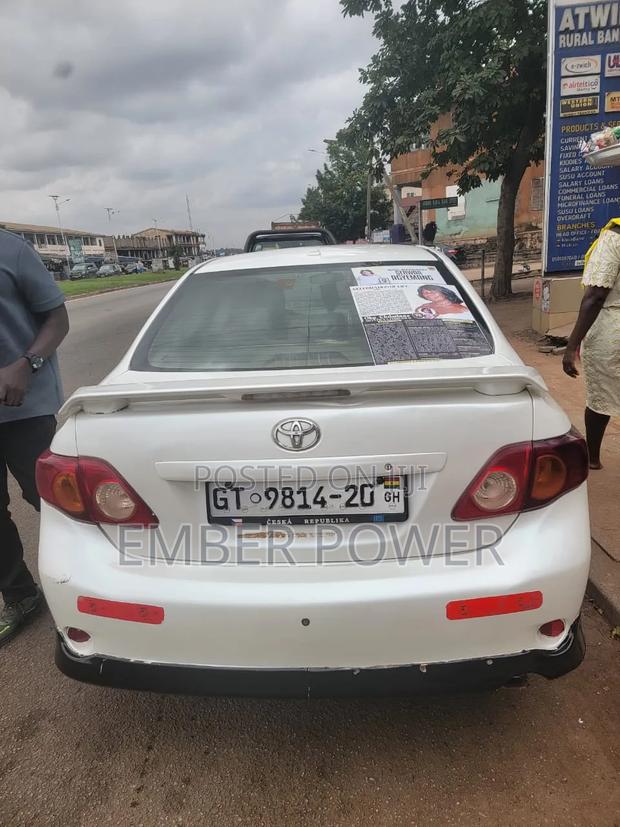 Toyota Corolla 2009 White