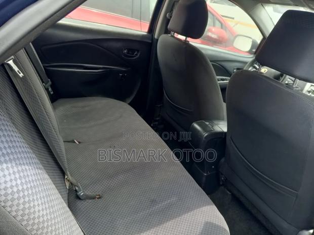 Toyota Yaris 2010 Blue