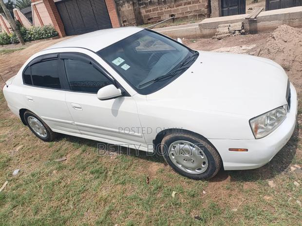 Hyundai Elantra 2003 White