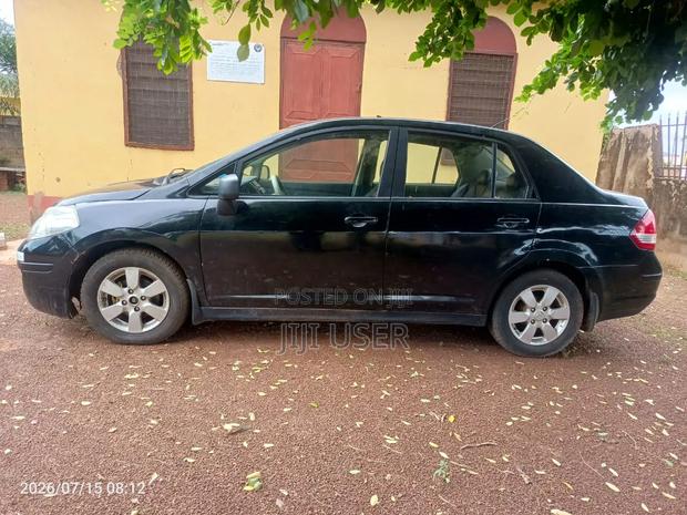Nissan Versa 2008 Black