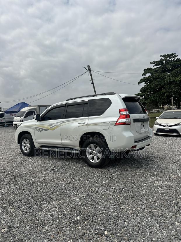 Toyota Land Cruiser Prado 4.0 Petrol GX-L 2017 White