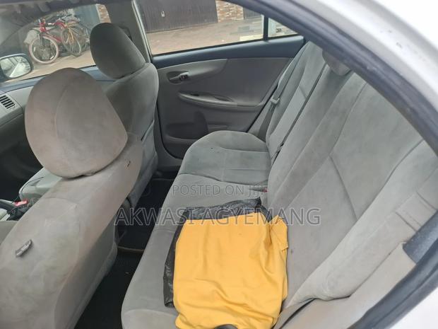 Toyota Corolla 2012 White