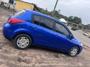 Nissan Versa 1.8 SL Hatchback 2011 Blue for sale