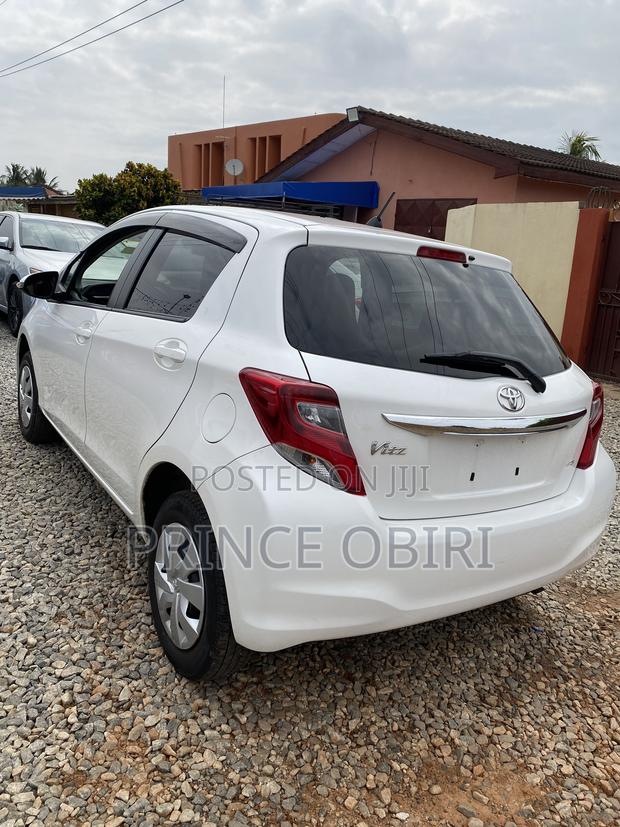 Toyota Vitz 1.3 AWD 5dr 2015 White