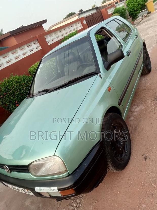Volkswagen Golf 2000 Green