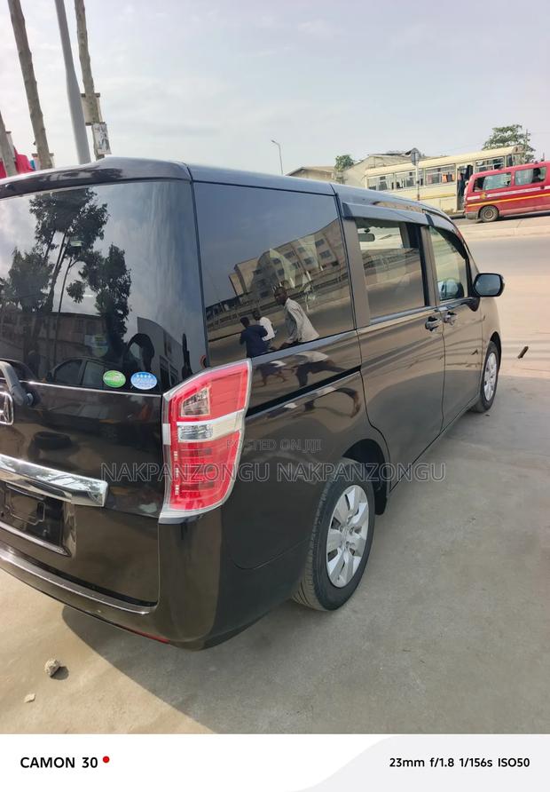 Honda Stepwgn 2012 Brown