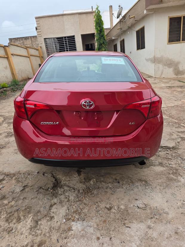 Toyota Corolla 2018 Red