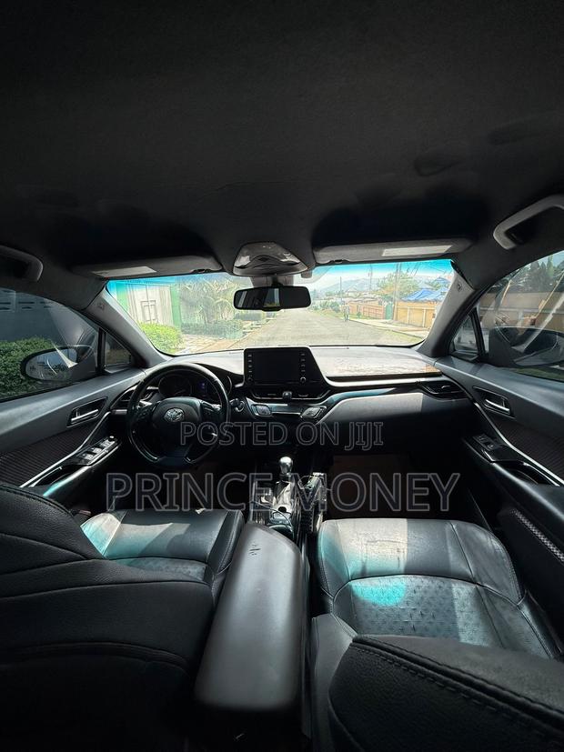 Toyota C-HR 2019 Gray