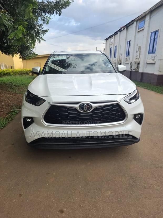 Toyota Highlander 2024 White