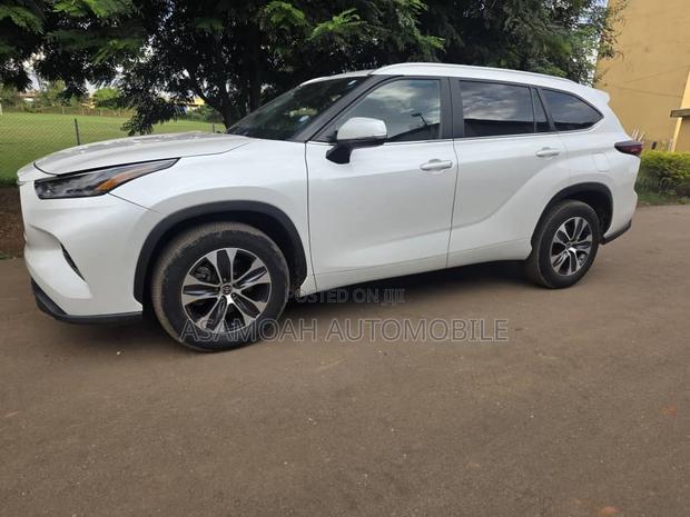 Toyota Highlander 2024 White
