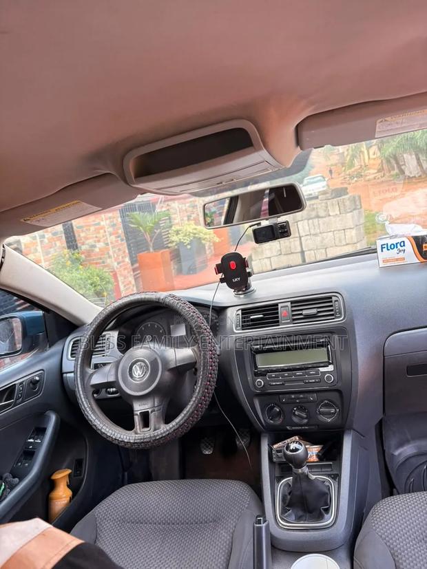 Volkswagen Jetta 2011 Gray