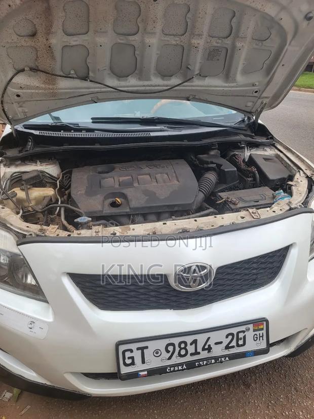 Toyota Corolla 2010 White