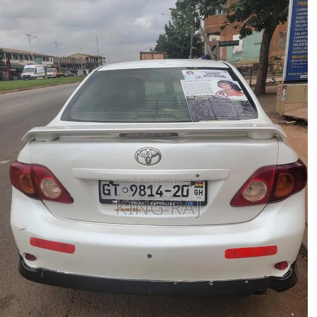 Toyota Corolla 2010 White