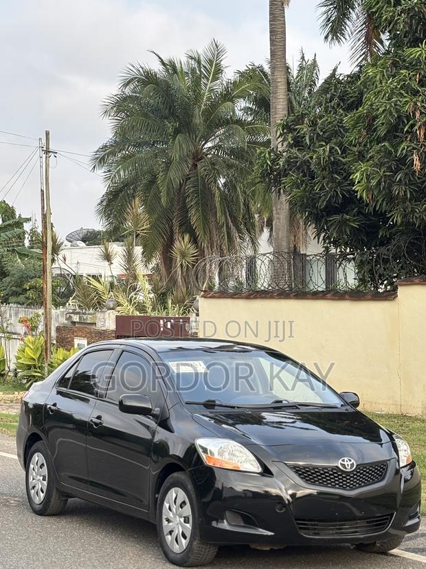 Toyota Yaris 2012 Black