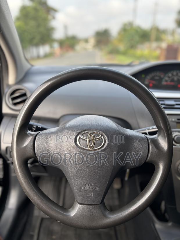 Toyota Yaris 2012 Black