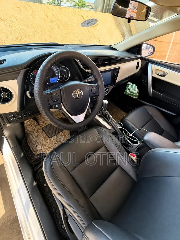 Toyota Corolla 2019 White