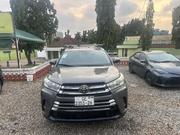 Toyota Highlander XLE 2019 Gray for sale