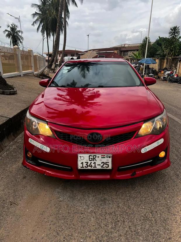 Toyota Camry 2014 Red
