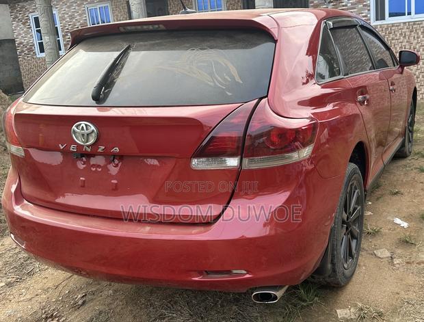 Toyota Venza AWD 2010 Red