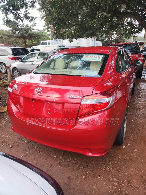 Toyota Yaris 2016 Red