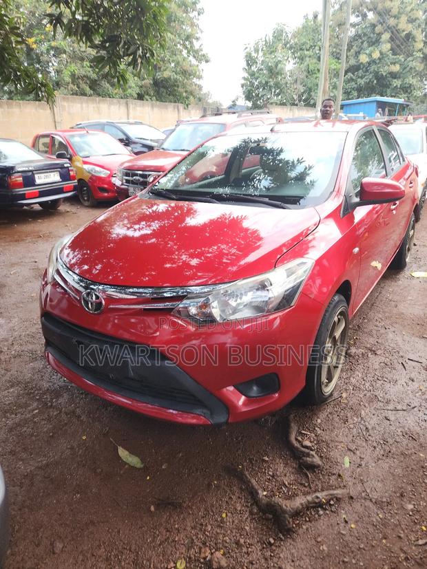 Toyota Yaris 2016 Red