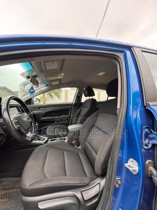 Hyundai Elantra 2018 Blue