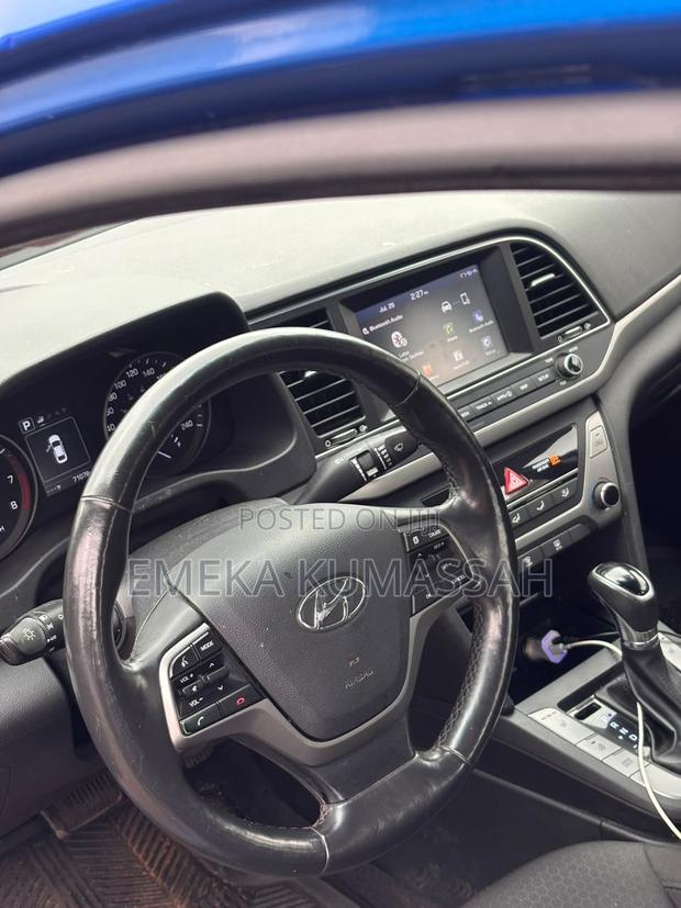 Hyundai Elantra 2018 Blue