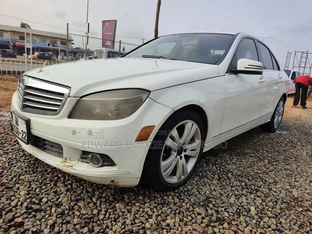 Mercedes-Benz C300 2011 White
