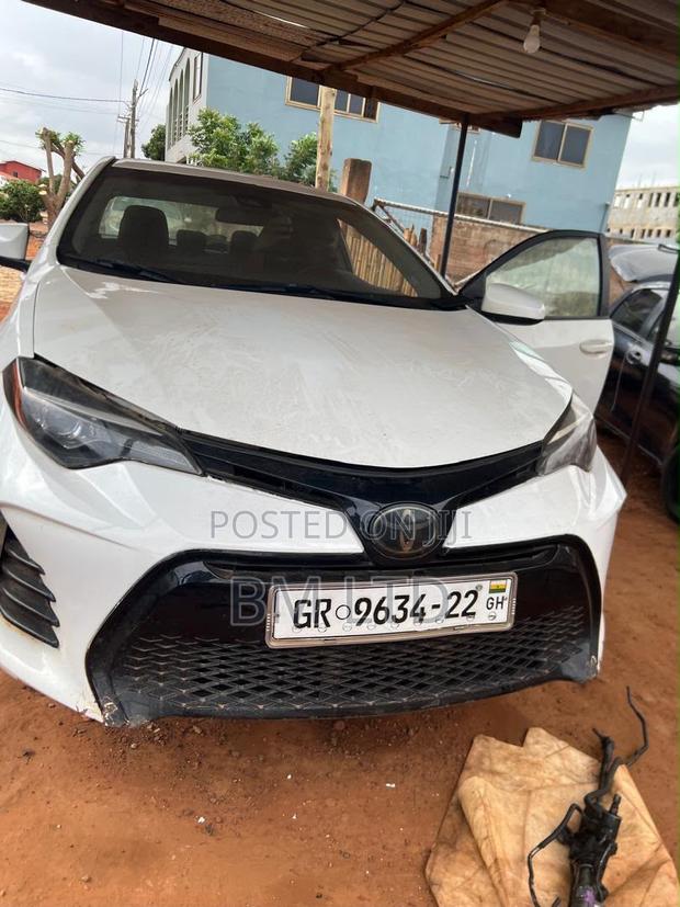 Toyota Corolla 2017 White
