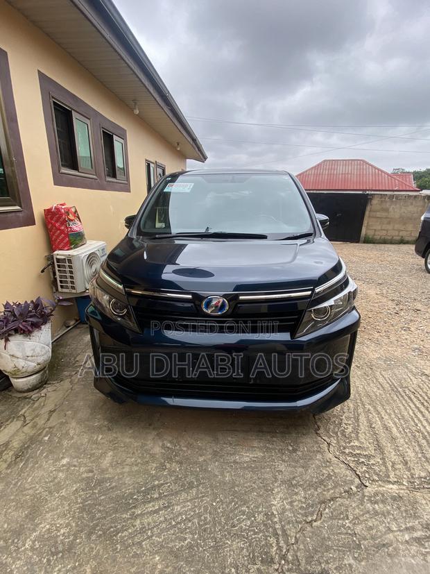 Toyota Voxy 2015 Black