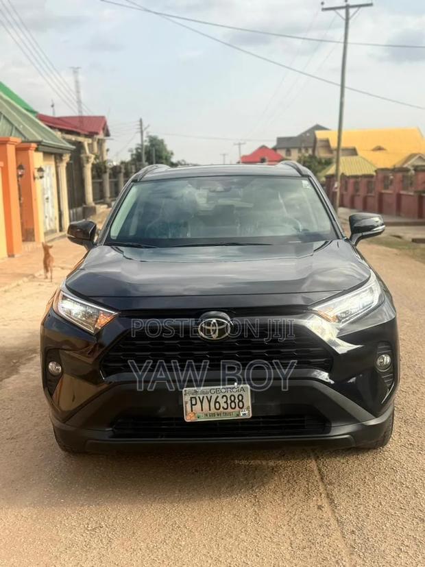 Toyota RAV4 2022 Black