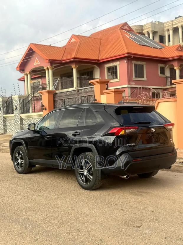 Toyota RAV4 2022 Black