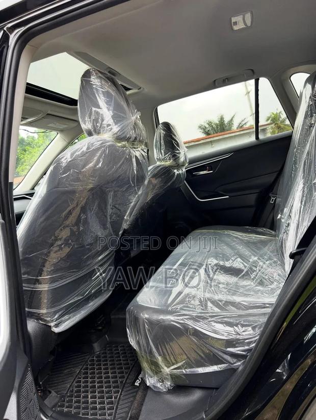 Toyota RAV4 2022 Black