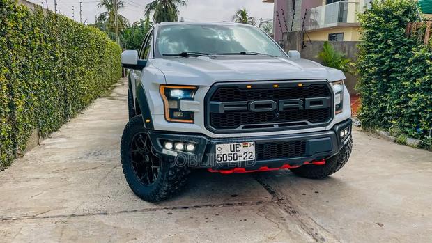 Ford F-150 Raptor 4x4 SuperCab Styleside 5.5 ft. box 133 in. WB 2019