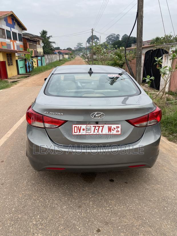 Hyundai Elantra Limited Sedan FWD (1.8L 4cyl 6A) 2013 Gray