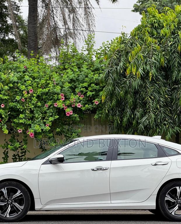 Honda Civic Touring 4dr Sedan (1.5L 4cyl) 2016 White