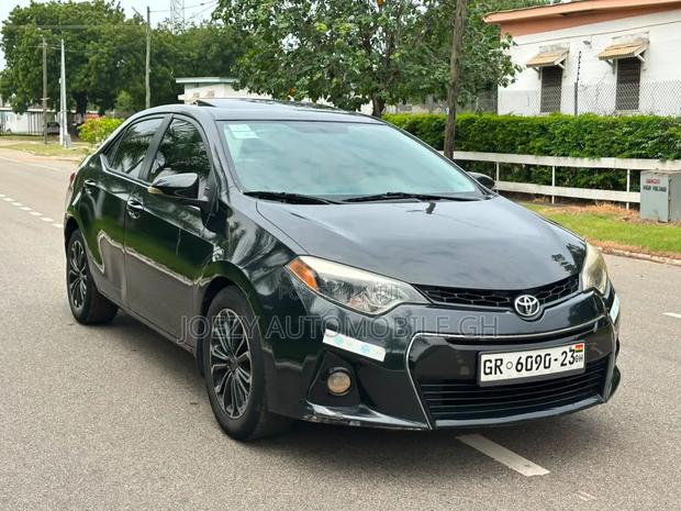 Toyota Corolla 2016 Black