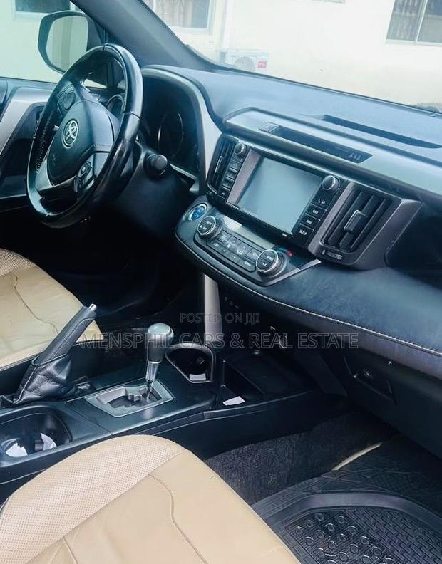 Toyota RAV4 2017