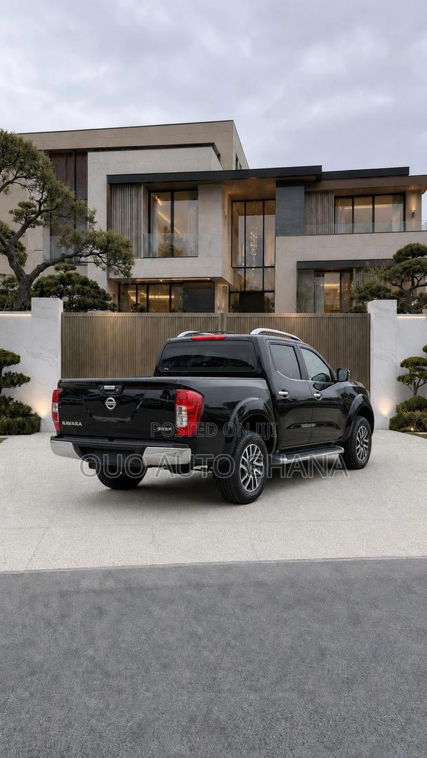 Nissan Navara 2021 Black
