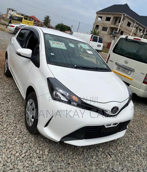 Toyota Vitz 2015 White