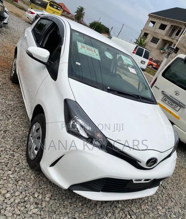 Toyota Vitz 2015 White